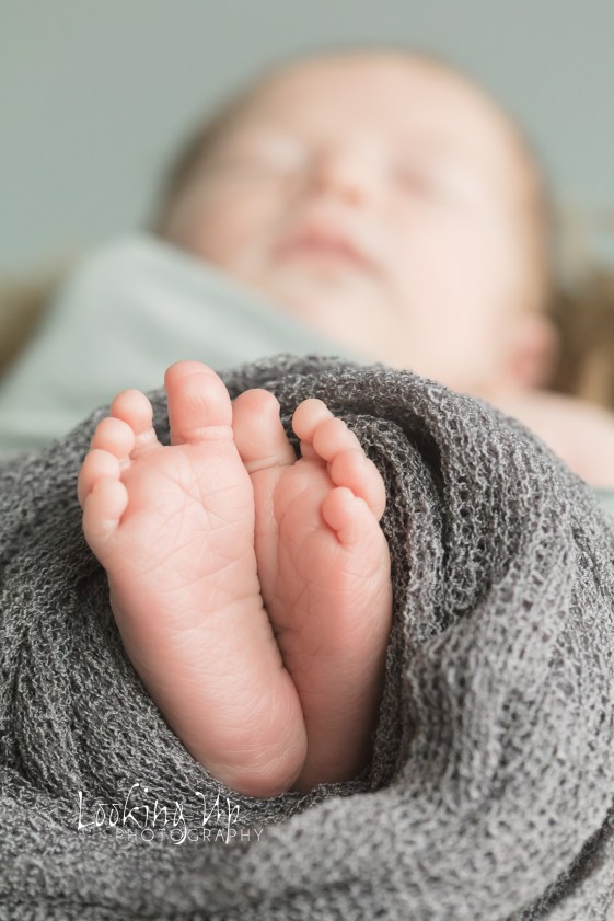 The Thinker (Ridgefield Newborn Photographer)