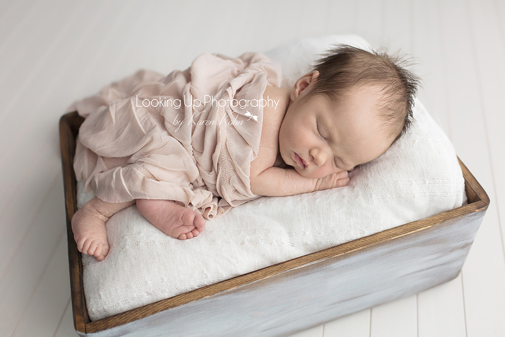 LookingUpPhotography_GreenwichNewborns_Baby Girl S_ IMG_0981